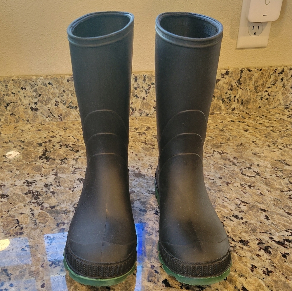 Waterproof Durable Boys Rainboots Size 6 Made in USA